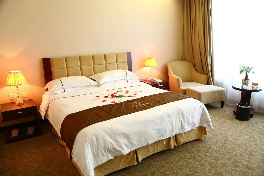 Long Zhou Grand Hotel Guangzhou Ruang foto