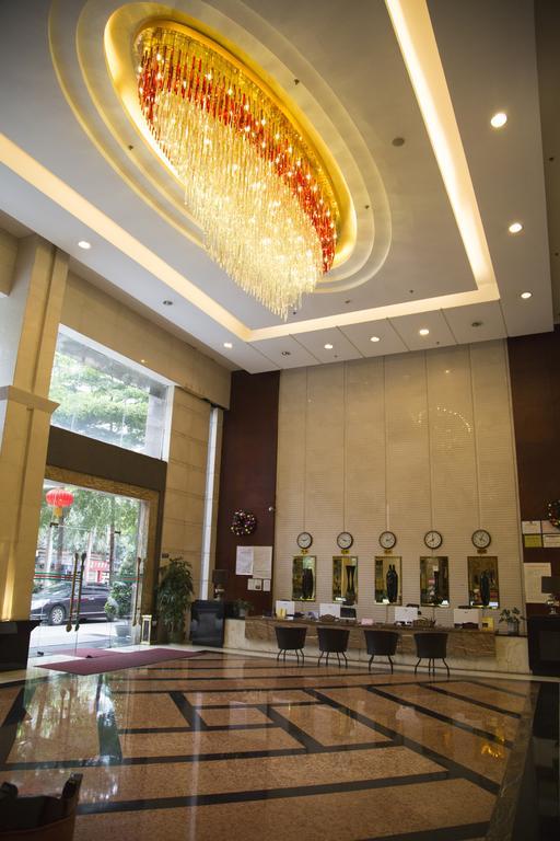 Long Zhou Grand Hotel Guangzhou Bagian luar foto