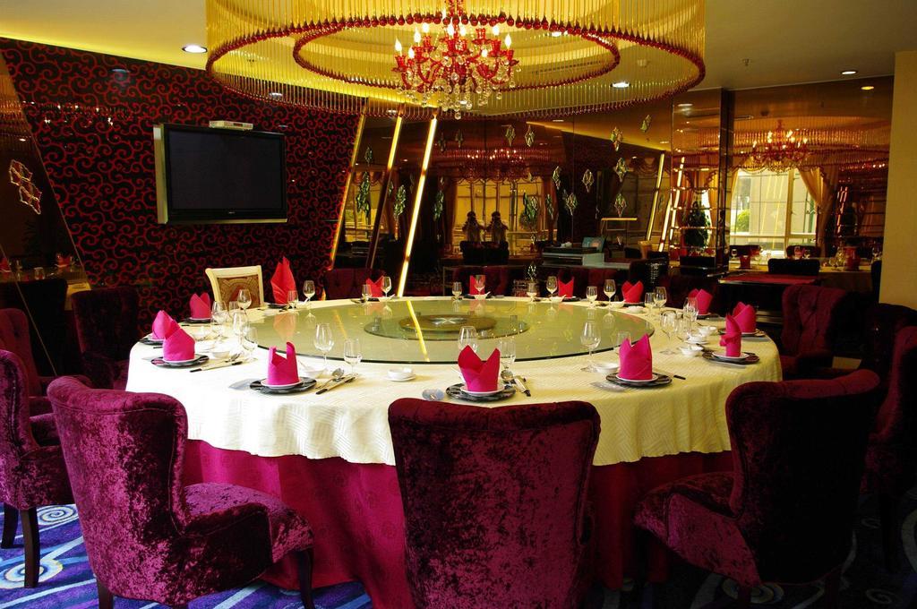 Long Zhou Grand Hotel Guangzhou Bagian luar foto