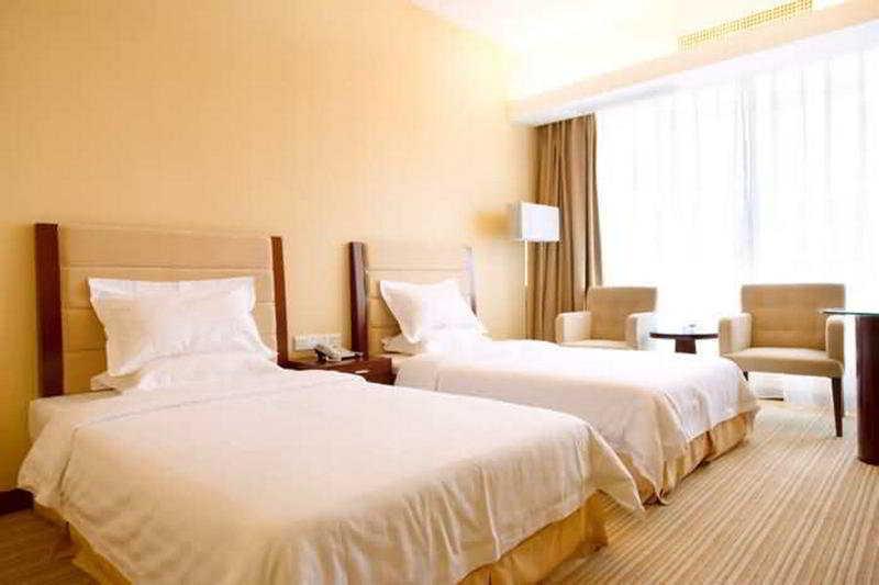 Long Zhou Grand Hotel Guangzhou Bagian luar foto